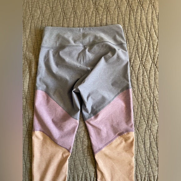 NWOT Outdoor Voices 7/8 Color Block Lilac Lavender Blue Leggings Size S - Picture 11 of 12